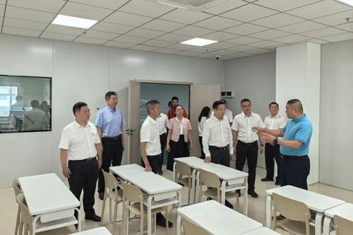 產(chǎn)教融合賦能智能制造 電子信息產(chǎn)業(yè)學(xué)院‘廠中?！浇遗? class=